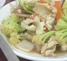 Squid Stir-Fried with Cauliflower