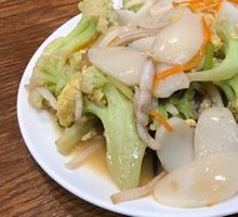 Stir-Fried Seafood with White Rice Cake