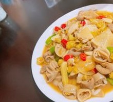 Wild Pepper Stir-fried Intestines