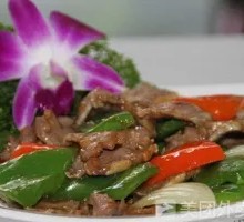 青椒炒牛肉盖浇饭