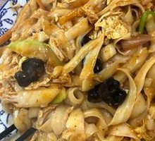 Beef and Egg Stir-Fried Knife-Sliced Noodles