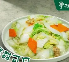 Stir-fried Napa cabbage with pork cracklings