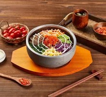 Tuna and Caviar Stone Pot Rice Bowl