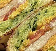 Chicken Leg Vegetable Sandwich