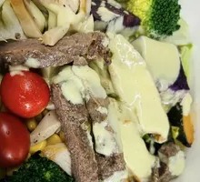 Grass-fed Ribeye Steak Salad