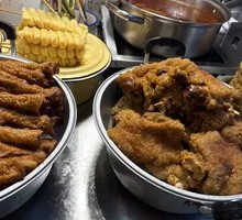 Braised Pig's Feet with Crispy Skin