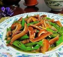 Green Pepper Stir-fried Pig Ear