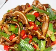 Green Pepper Stir-fried Pork Head Meat