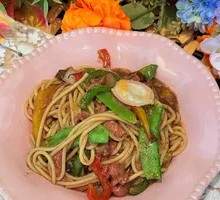 Spicy Black Pepper Beef Pasta