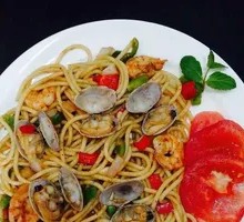 Seafood Stir-Fried Noodles