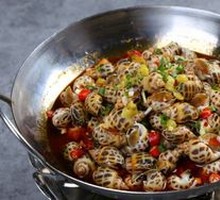 Spicy Wine-Steamed Seafood