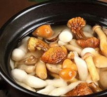 One-Grade Mushroom Hot Pot