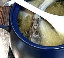 Five-fingered Peach Root Stewed Duck