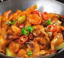 Spicy Chicken Feet and Shrimp in Dry Pot
