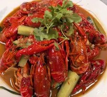 Stir-fried Large Lobster with Thirteen Spices