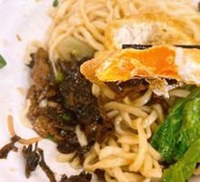 Dry-Mixed Snow Cabbage and Pork Noodles