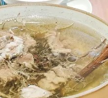 Five-fingered桃 Root and Pork Soup