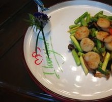 Asparagus and Lily Bulb Stir-fried with Scallop