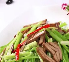 Stir-Fried Celery with Fried Tofu Sheets
