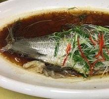 Steamed Large White Knife Fish