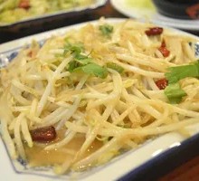 Sour Stir-fried Mung Bean Sprouts