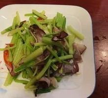 Celery Stir-Fried with Preserved Pork