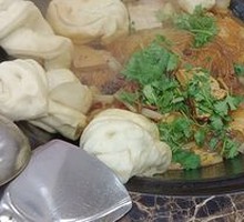 Flower-shaped steamed bun