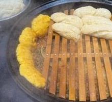 Flower-shaped steamed bun