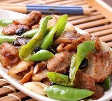 青椒炒肉盖饭