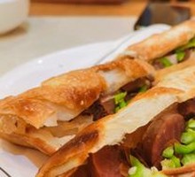 Braised pork with flatbread