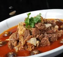 Stewed Beef with Pig Skin in Pot