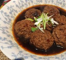 Ancient Method Lion's Head Meatballs
