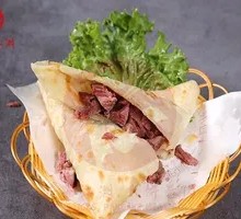 Meat-filled pancake roll