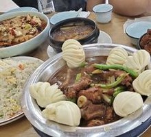 Braised Pork Rib and Steamed Bun Pot