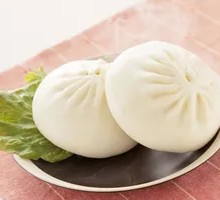 Sour Pickle Chicken Buns