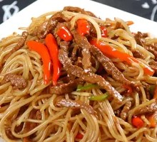 Braised Beef Fried Rice Noodles