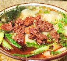 Braised Beef Stir-Fried Noodles