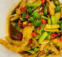Preserved Vegetable Chicken Feet