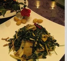 Seed Stir-Fried Rice Noodles