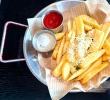 Cheesy Fries with Black Truffle Sauce