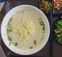 Green Pepper Shredded Pork Fish Soup Noodles