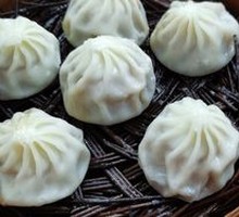 Suzhou Soup Dumplings with Beef Noodle Soup