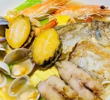 Premium Seafood Noodles