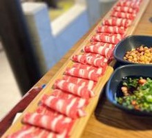 Signature One-Meter Beef Rolls