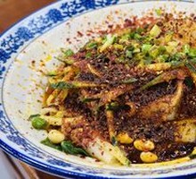 Oil-Poured Noodles with Sauce