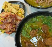 Sour Cabbage Braised Beef Noodles