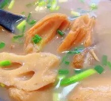 Hóng Hú Pork Rib and Lotus Root Soup