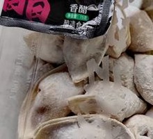 Chinese cabbage and pork dumplings