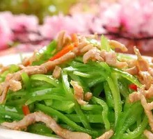 Green Pepper and Tofu Skin with Pork Strips