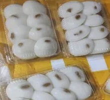 Uncle's Steamed Buns